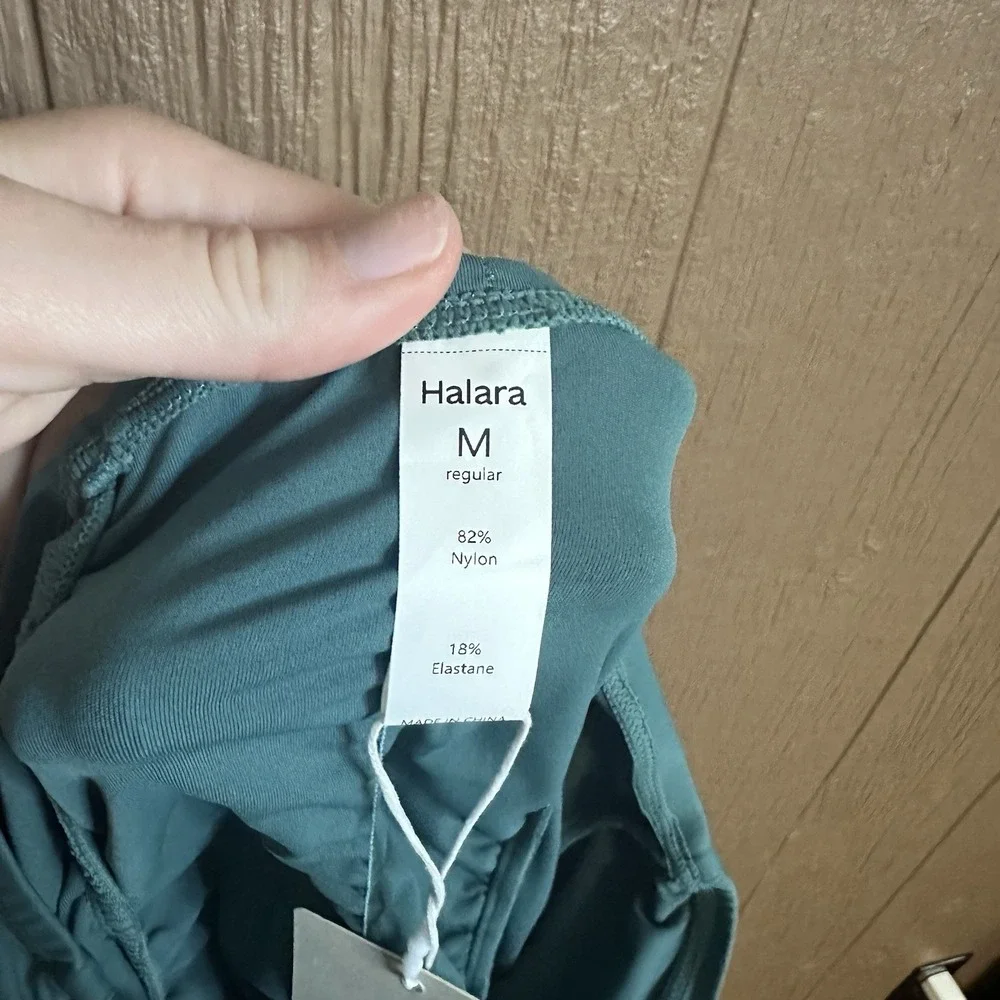 HALARA nwt runched